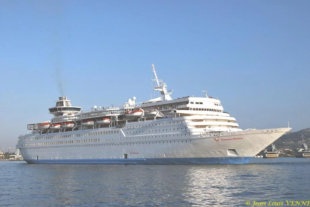 Le paquebot Thomson Destiny fait escale à La Seyne-sur-mer