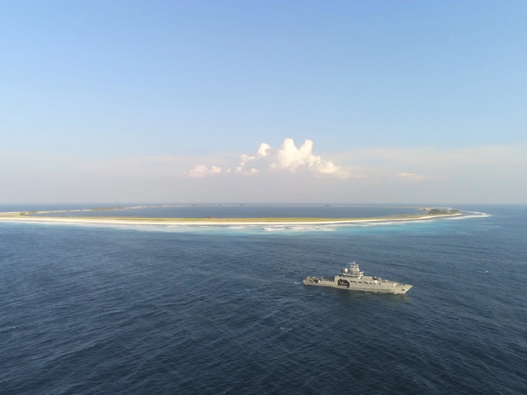 Le patrouilleur Teriieroo a Teriierooiterai au large de Clipperton