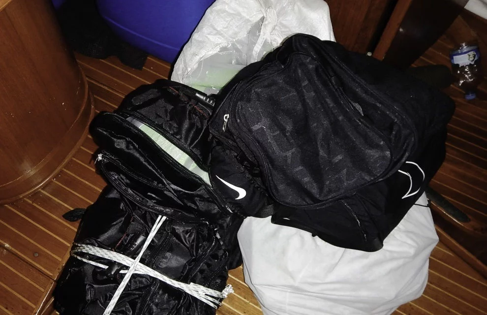 Les colis suspects découverts à bord du voilier