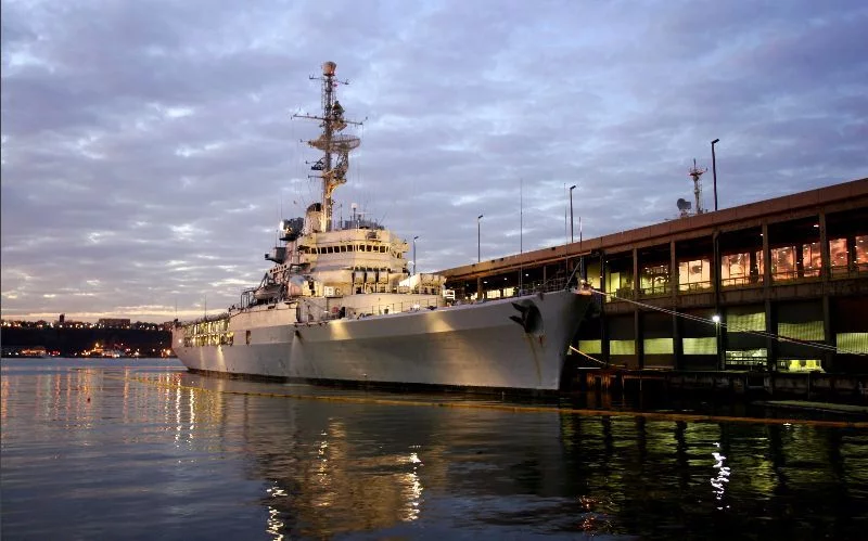 La Jeanne-d'Arc Ã  quai