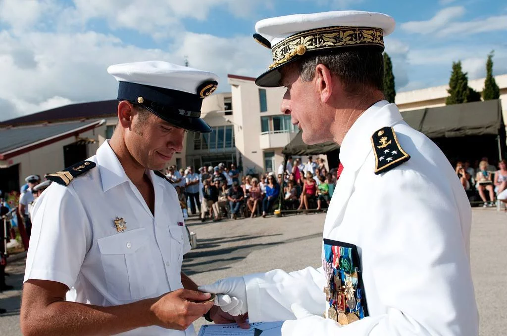 Remise de diplômes pour les plongeurs-démineurs