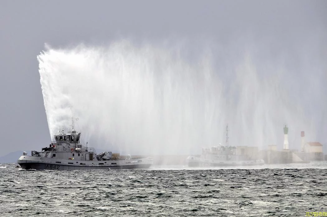 Arrivée du BPC Dixmude à Toulon
