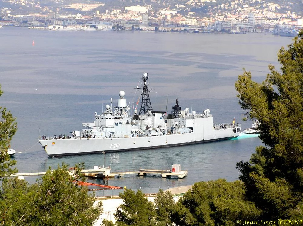 La frégate allemande Emden à Toulon