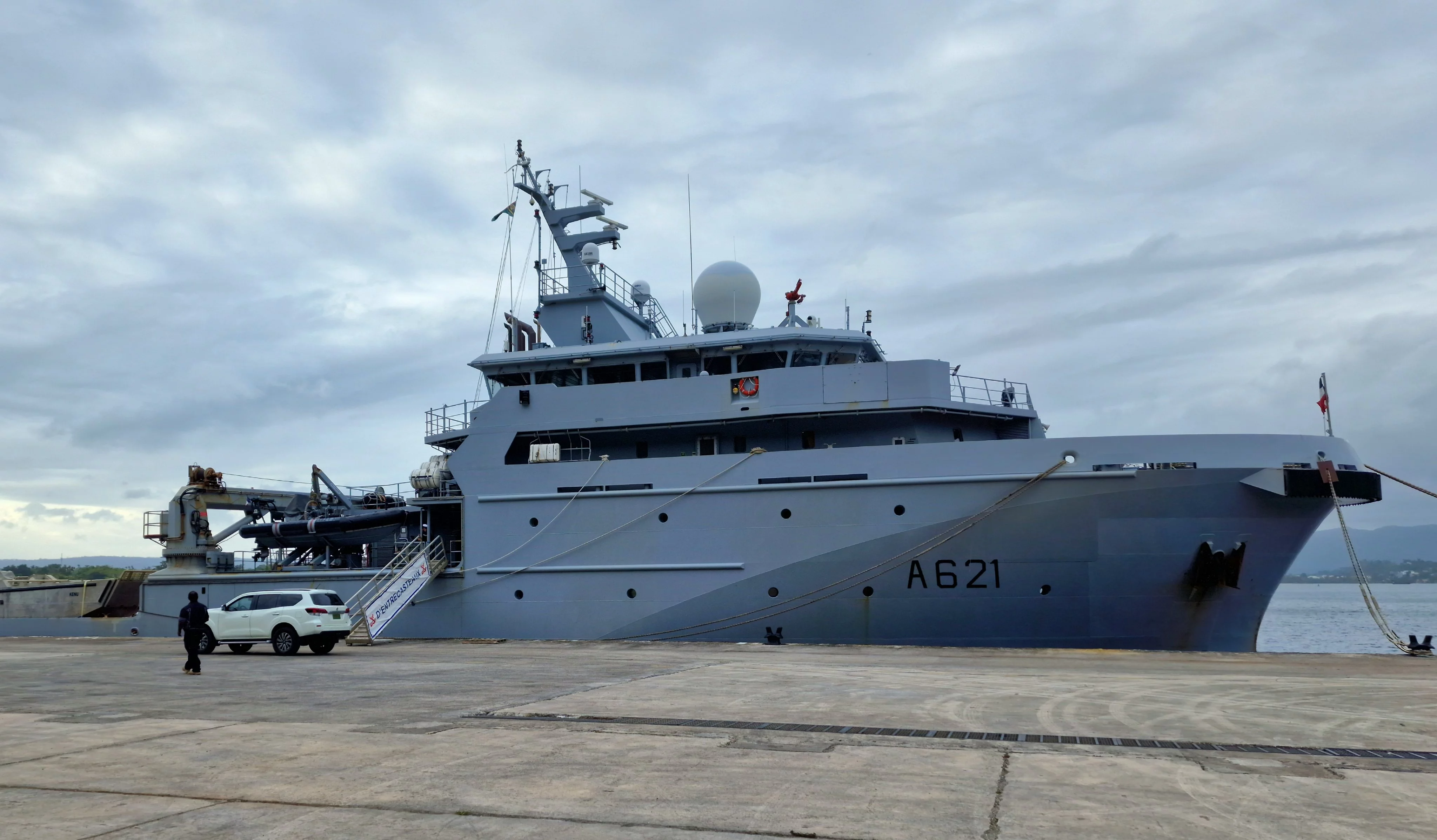 Le d'Entrecasteaux en escale à Port-Vila (Vanuatu)