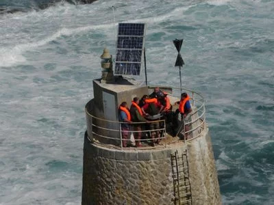 Les naufragés sur la tourelle des Chiens Perrins
