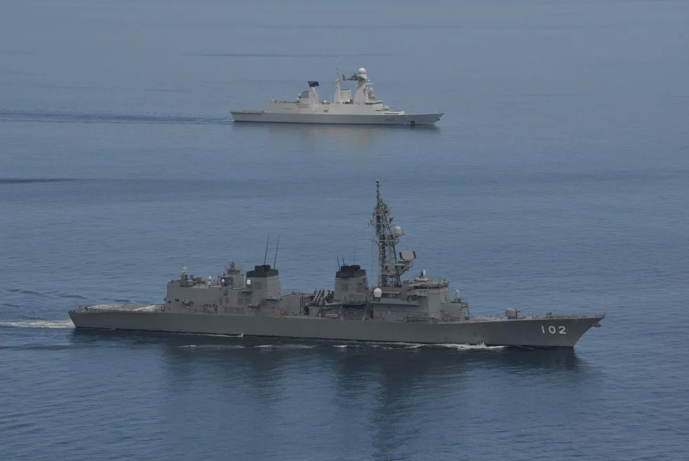 Le Forbin et la frégate japonaise Harusame