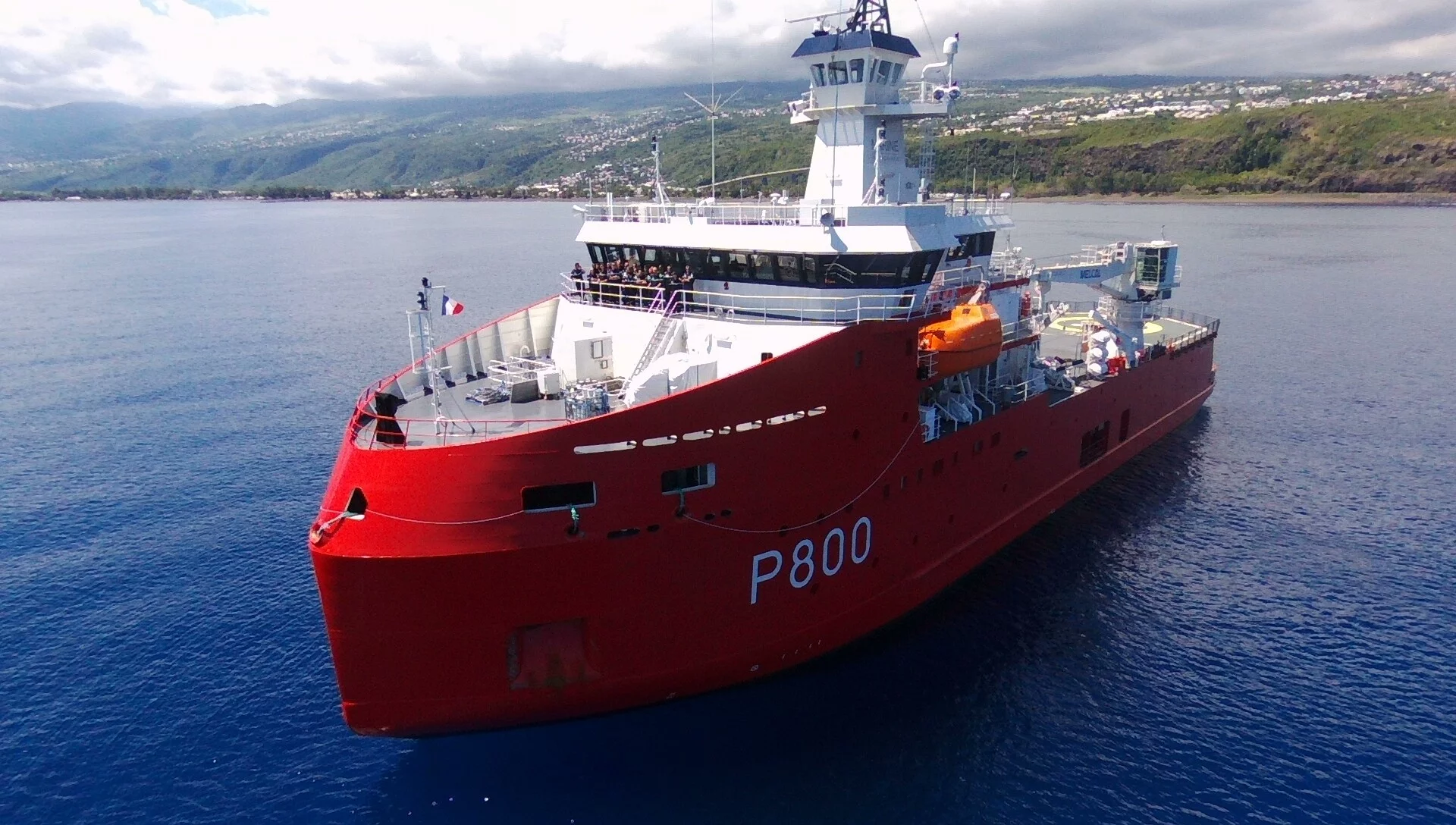 Le patrouilleur polaire l’Astrolabe en baie de St-Paul