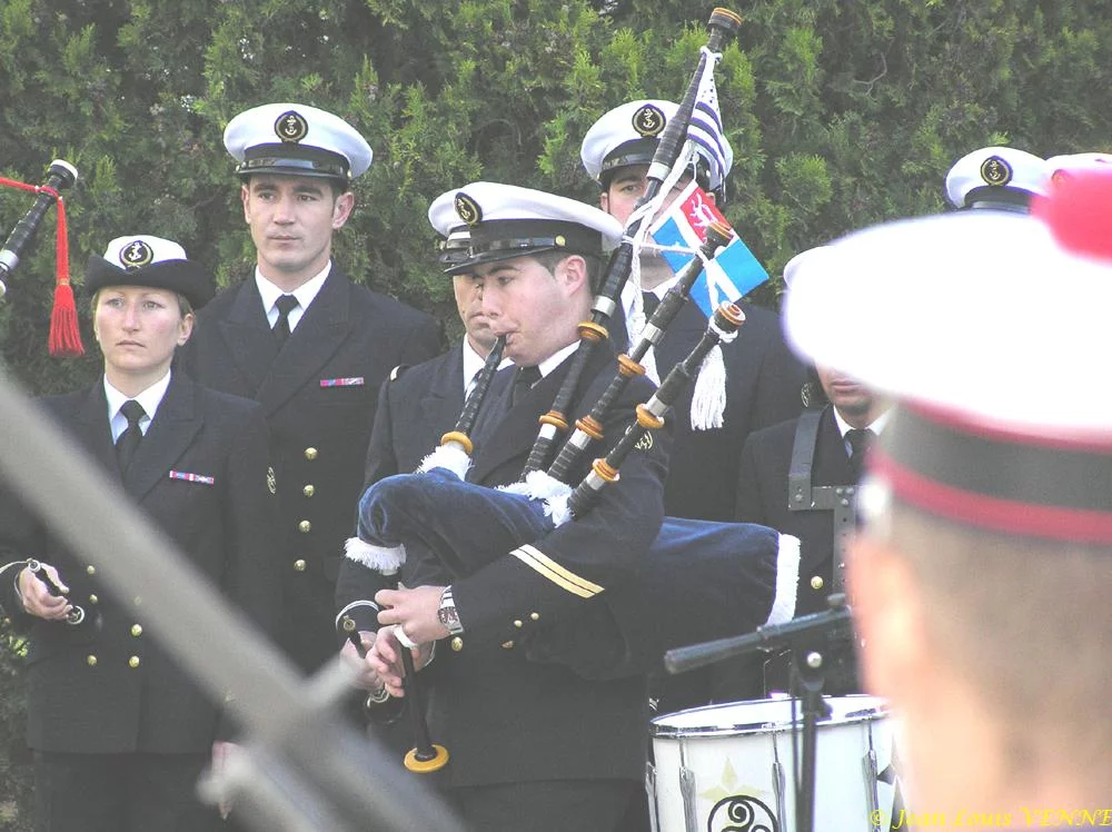 Le bagad joue Amazing Grace