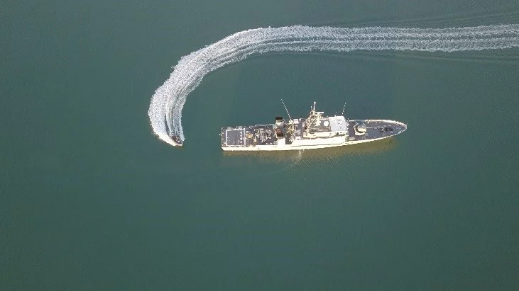 Le patrouilleur La Glorieuse