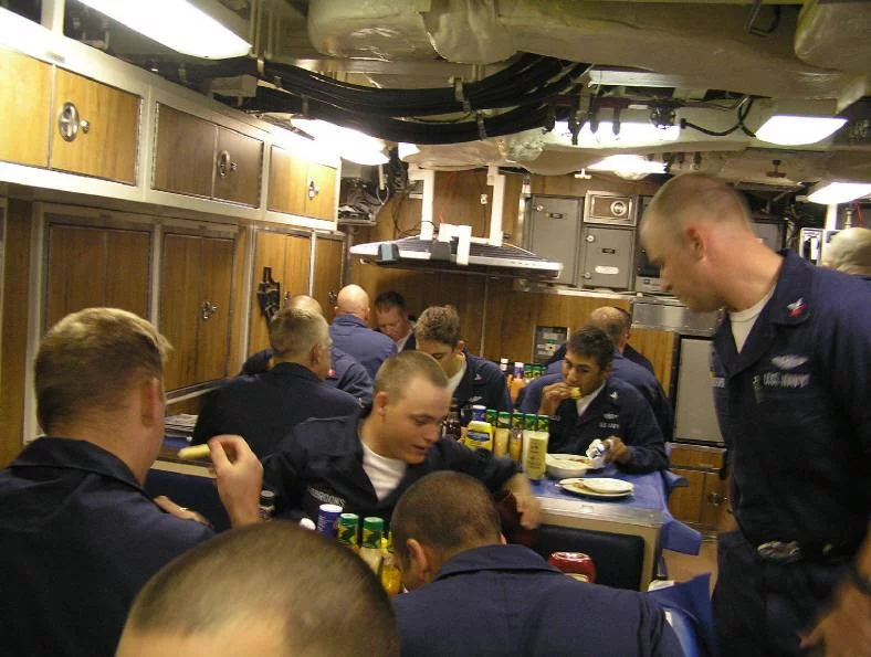 La cafétariat de l'équipage