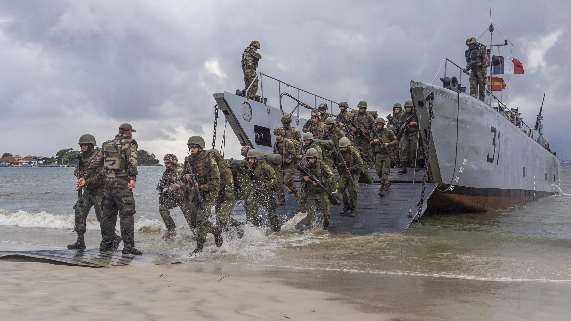 Entraînement au débarquement sur les côtes brésiliennes