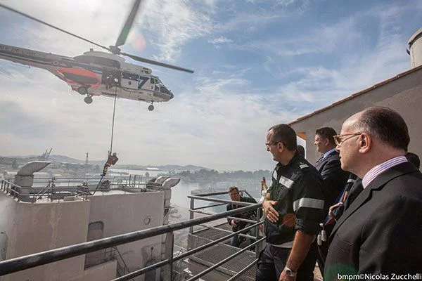 Le ministre de l’intérieur visite le bataillon des marins-pompiers de Marseille