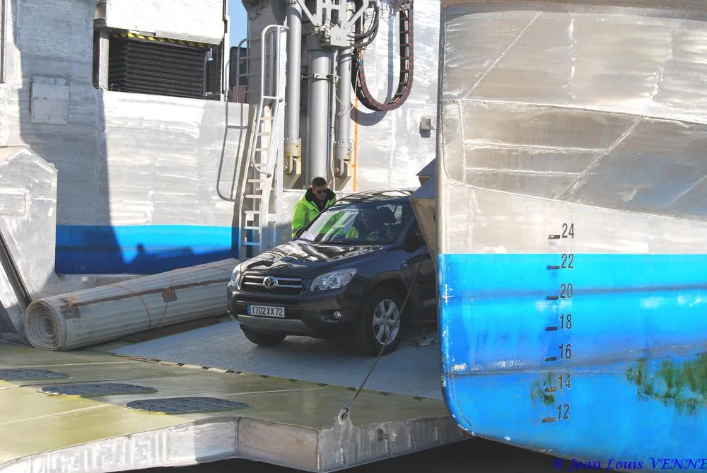 Premier plageage du L-CAT avec matériel roulant