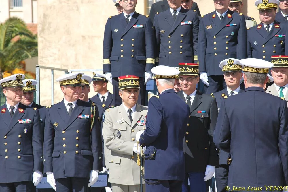 L'amiral Tandonnet salue les invités