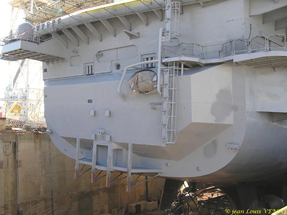 L'arrière du porte-avions