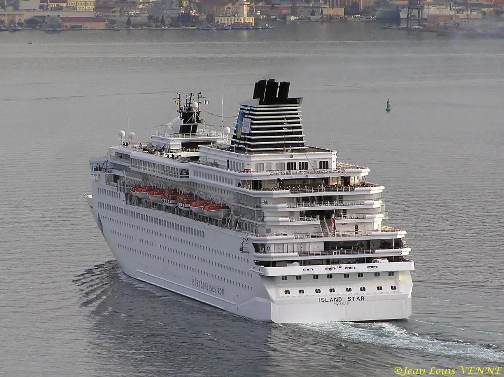 Arrivée du paquebot Island Star à Toulon