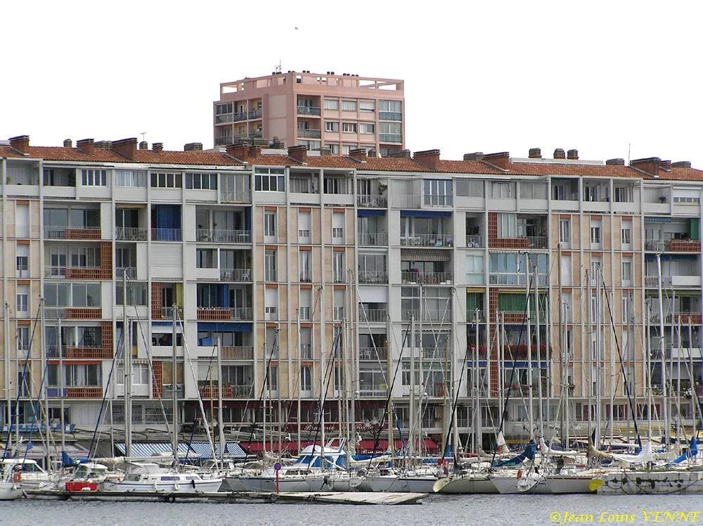 Toulon sous les nuages