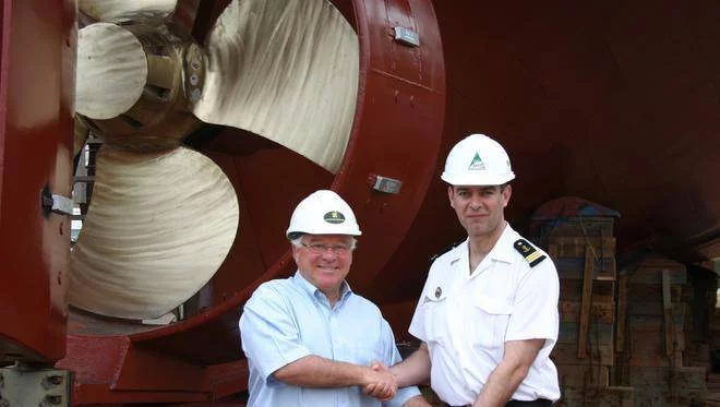 Une fonderie canadienne forge des liens avec un bâtiment français