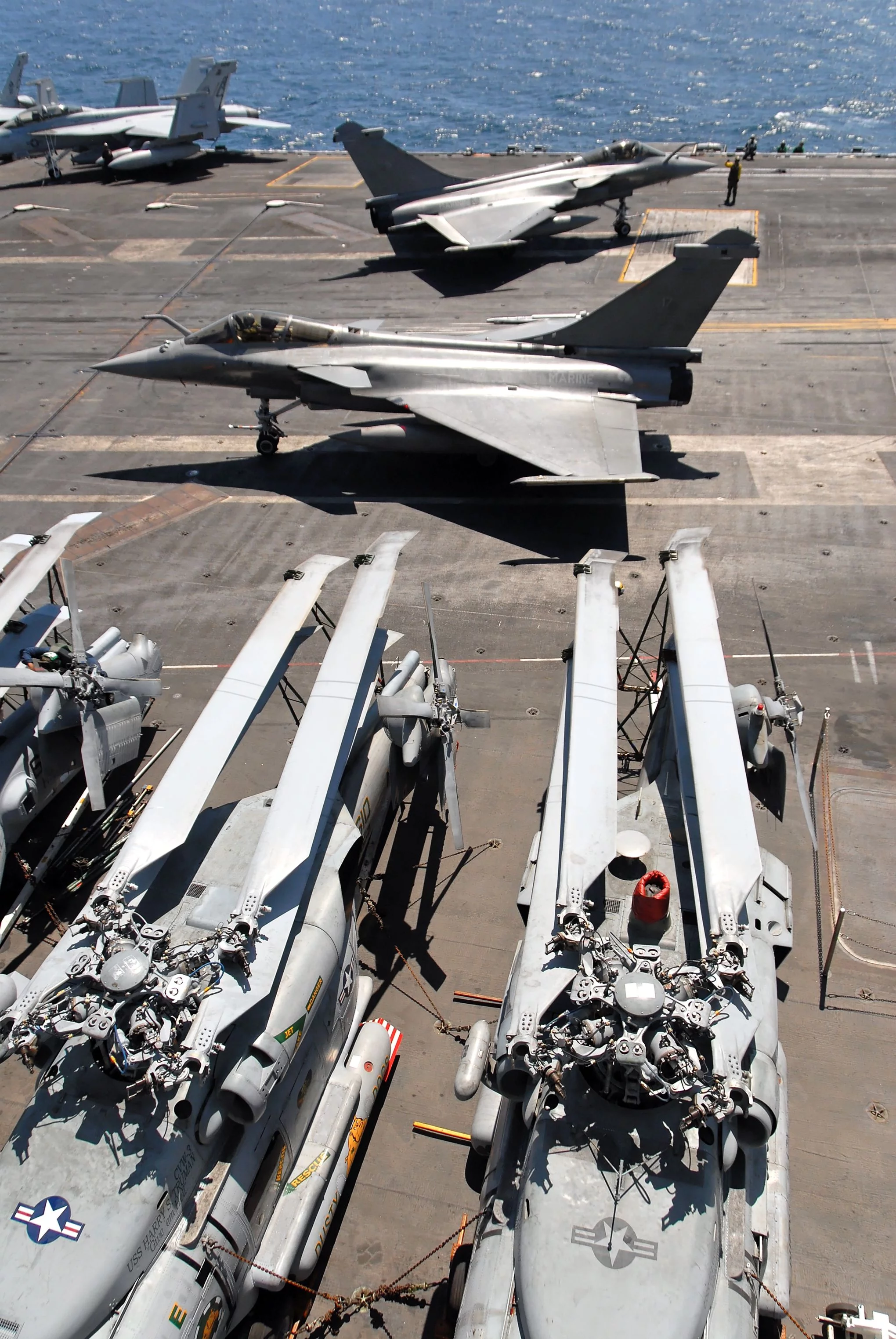 Des Rafales sur le porte-avions USS Trumna