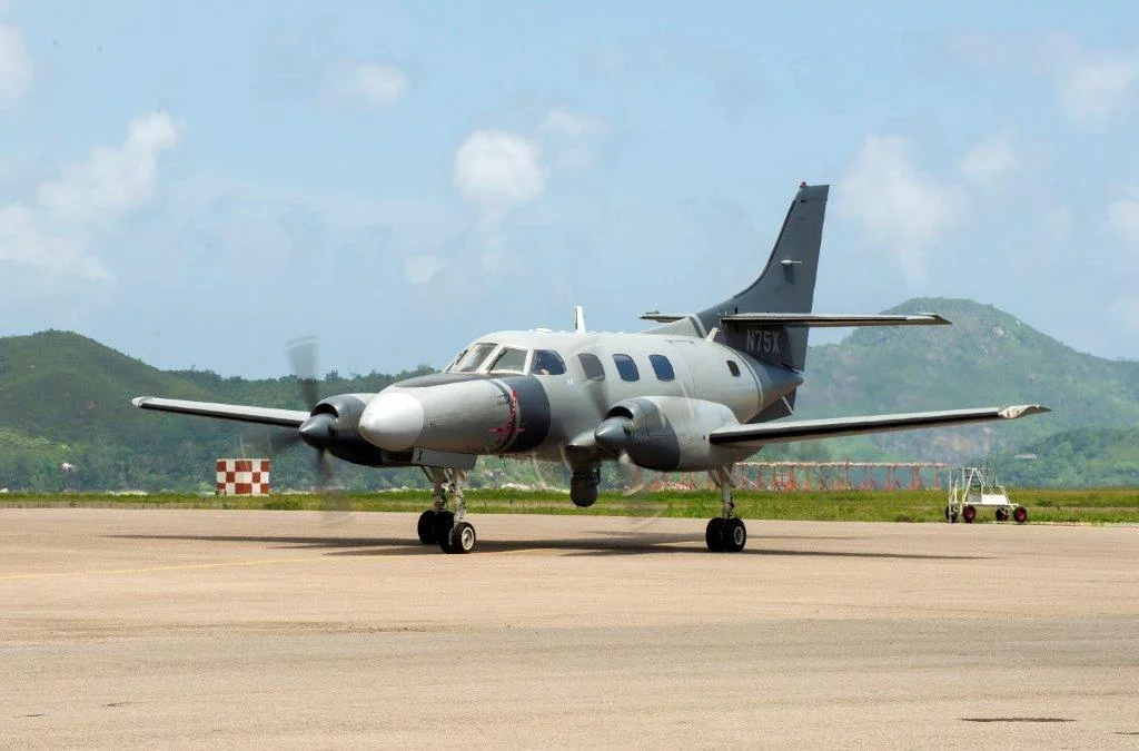 Le commandant de la force européenne Atalante à la rencontre de l'équipe de l'avion de patrouille maritime luxembourgeois