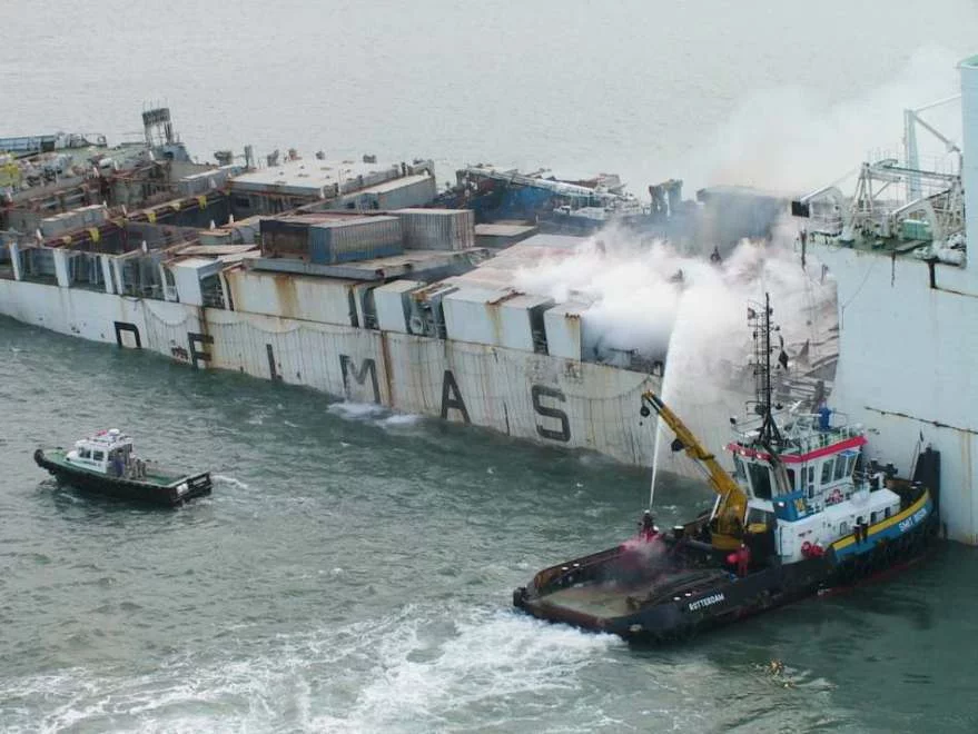 Incendie Ã  bord du Rokia Delmas