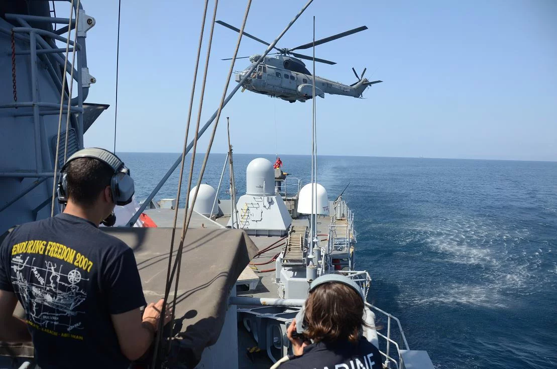 Treuillage d'un plongeur à bord