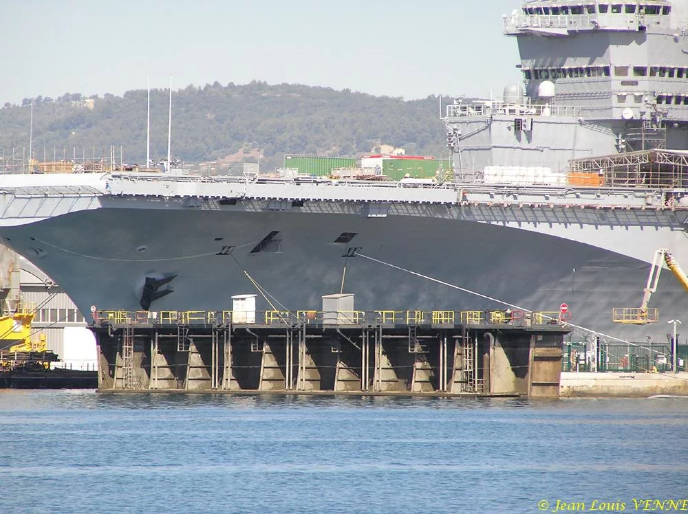Ouverture de la porte du bassin du Charles de Gaulle