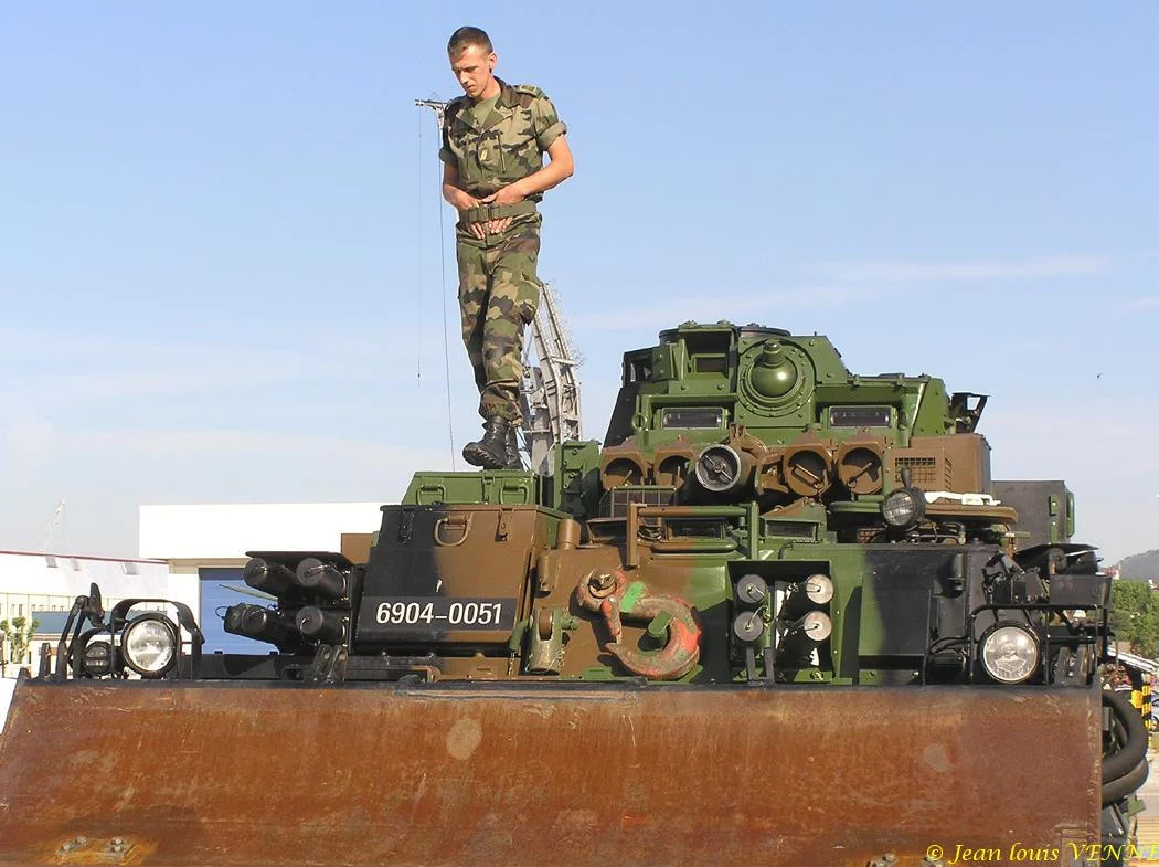 Le conducteur de l'Engin Blindé du Génie