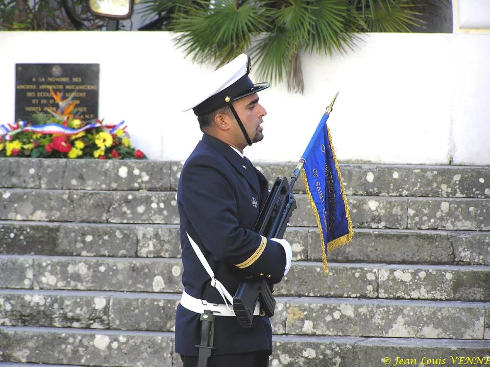 Le chef de la garde d'honneur
