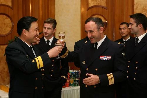 Accueil par les autorités Chinoises