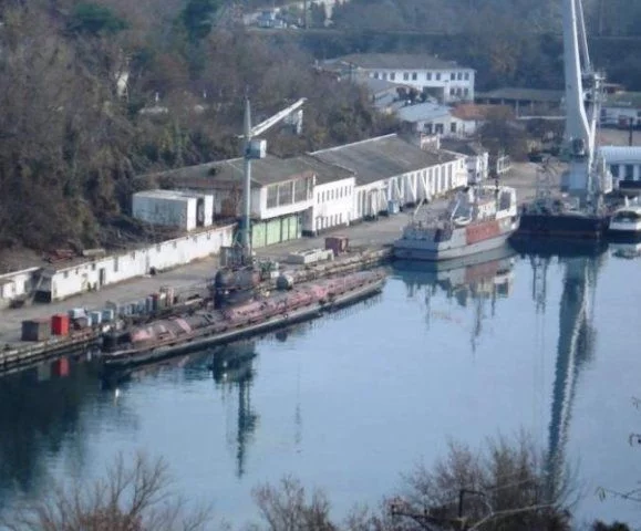 Le Zaporizhzhia à quai