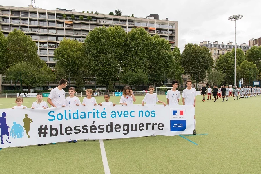 Match opposant le Variétés Club de France à l’équipe des armées françaises