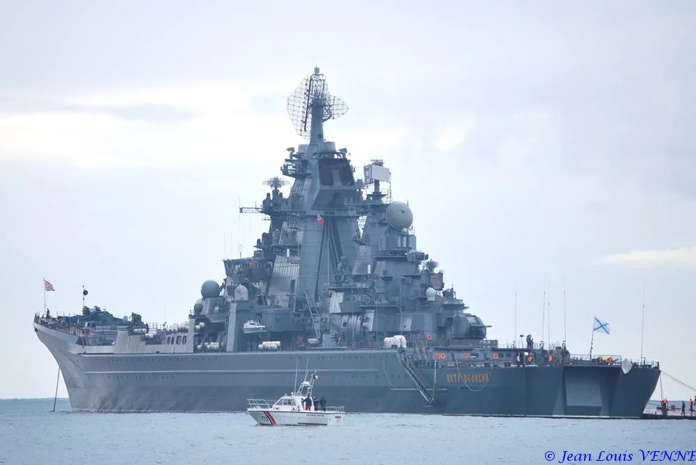 Le croiseur nucléaire russe Pierre le Grand à Toulon
