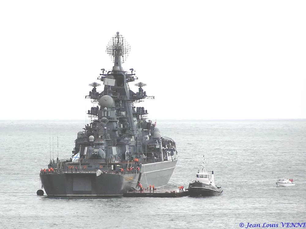 Le croiseur nucléaire russe Pierre le Grand à Toulon