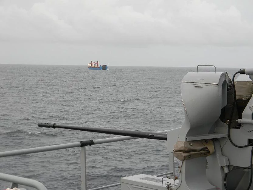 La frégate De Grasse escorte des navires du PAM et de l’AMISOM