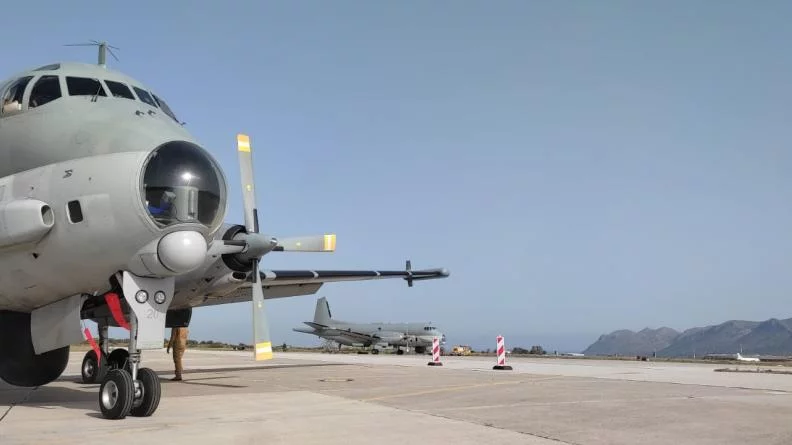 Un avion de patrouille maritime Atlantique 2 sur la base aérienne de La Sude