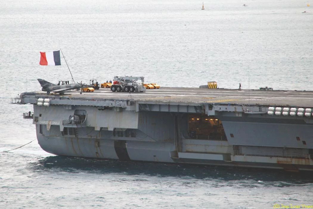 Le Charles de Gaulle en route pour l’océan Indien