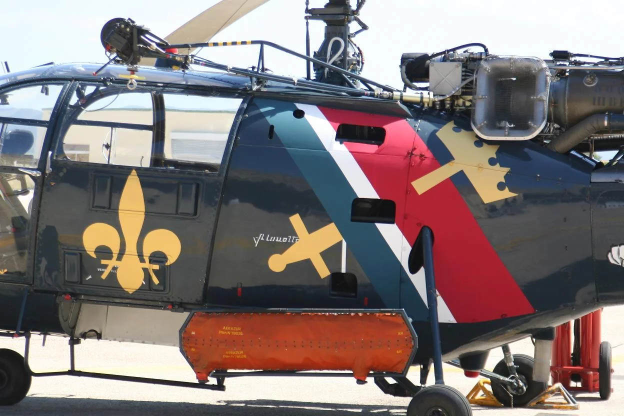 Les 3 bandes de l'Action de l'Etat en mer, l'ancre et la fleur de lys de la Jeanne d'Arc