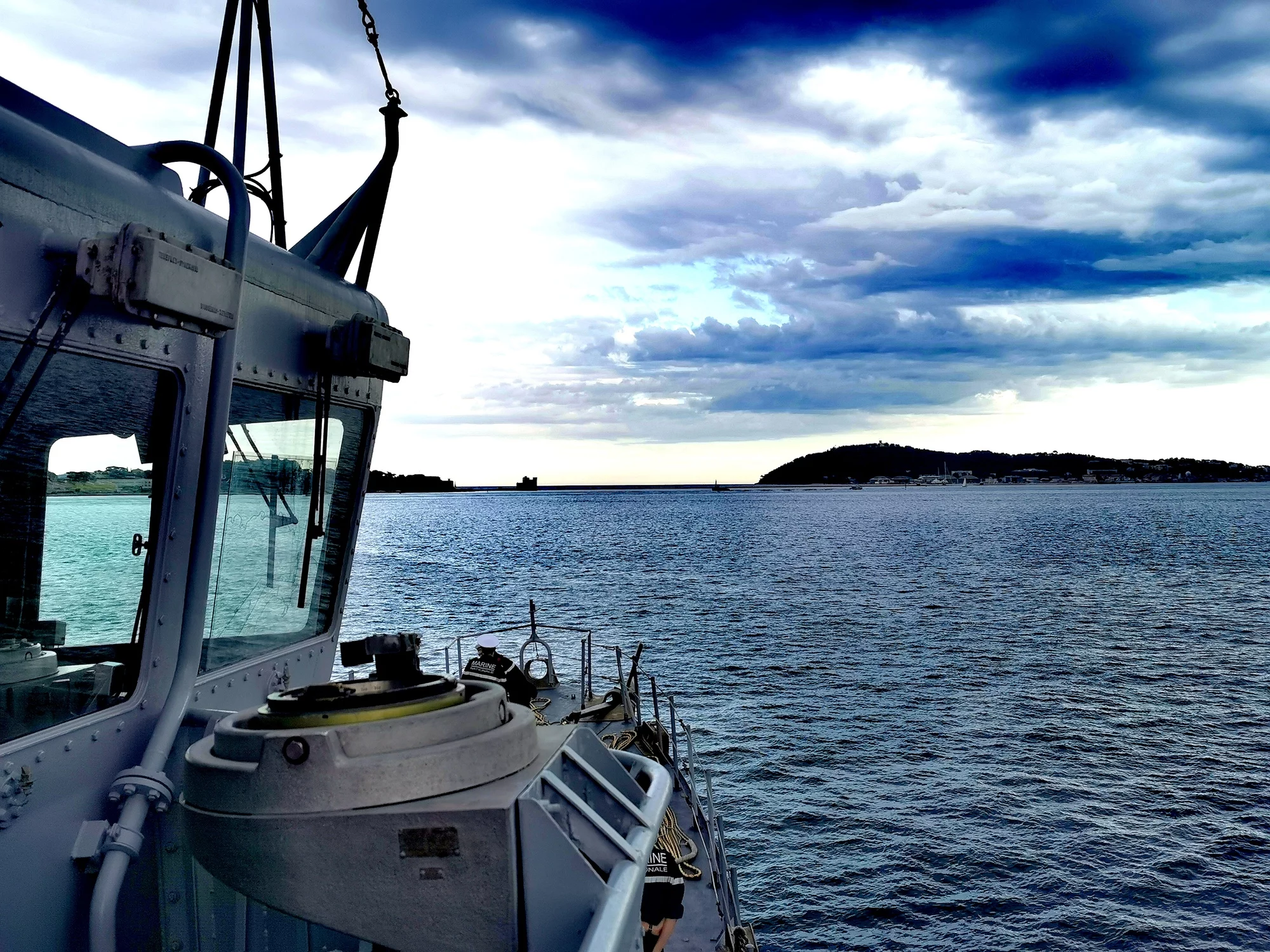 Le chasseur de mines Lyre appareille de Toulon