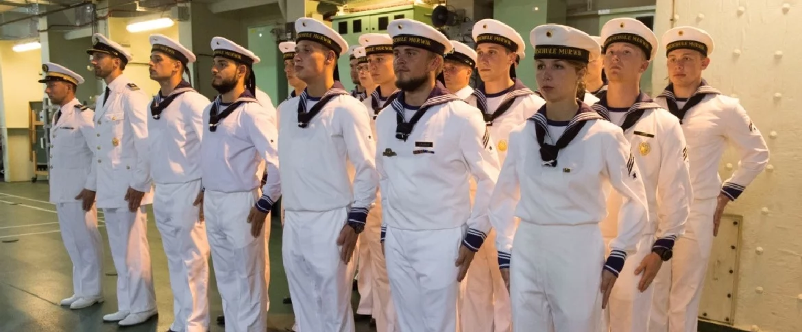 Des cadets allemands en formation à bord du Dixmude