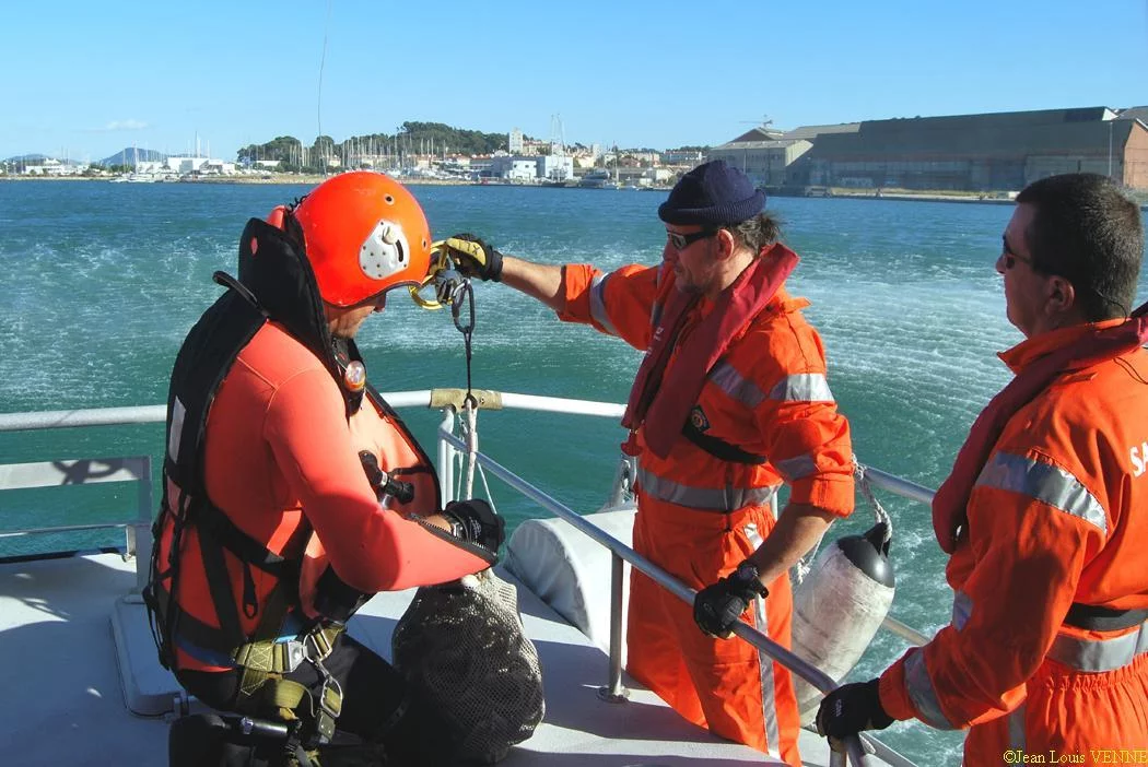 Le plongeur de l'hélicoptère