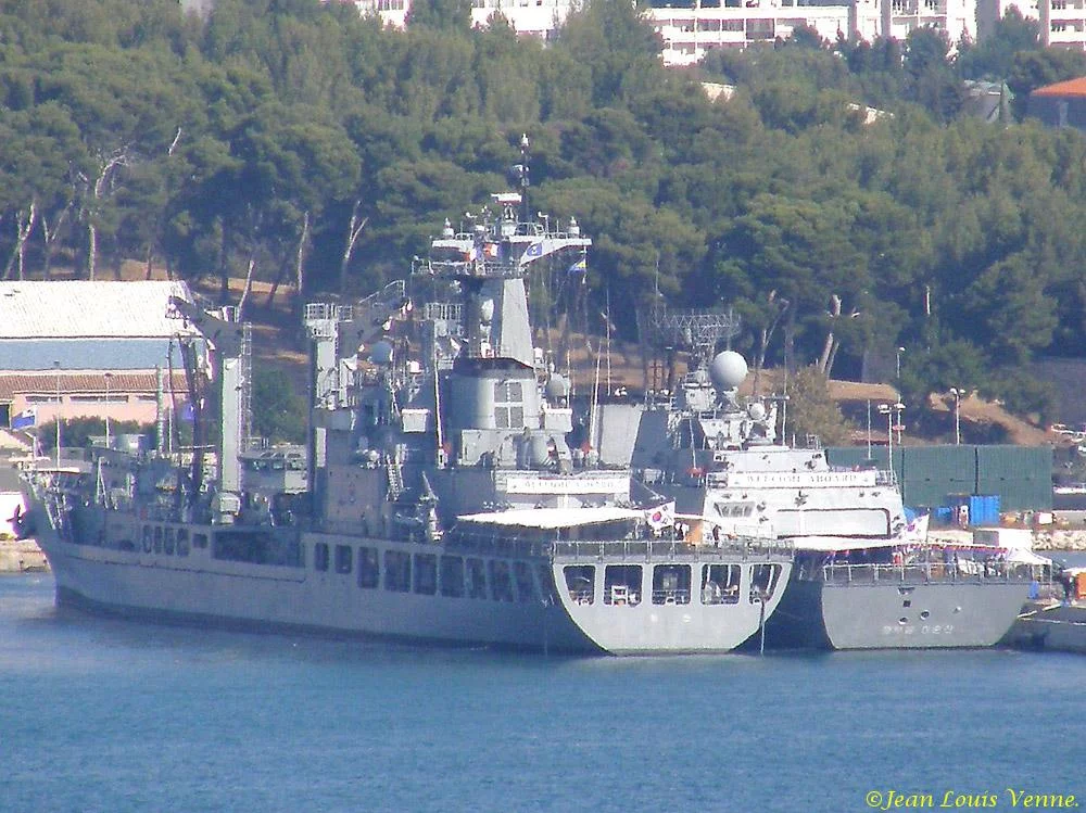 Le pétrolier-ravitailleur HWACHEON