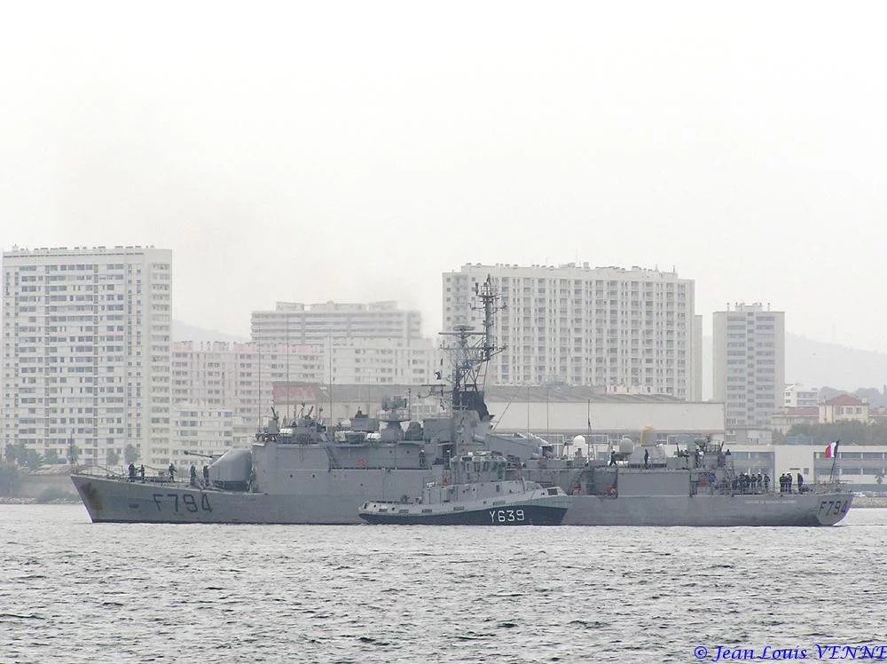 L’aviso EV Jacoubet rentre à Toulon