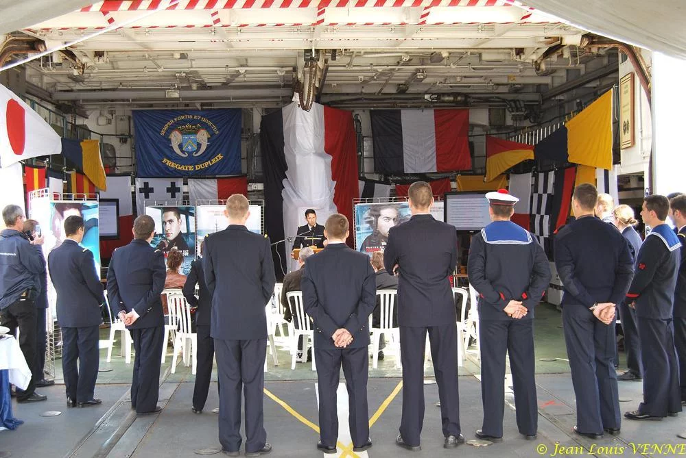 Des membres de l'équipage du Dupleix