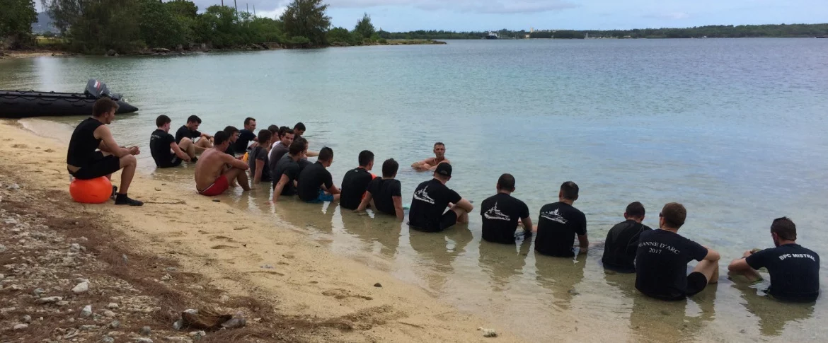 Des officiers-élèves de la mission Jeanne d’Arc 2017 formés à l'apnée