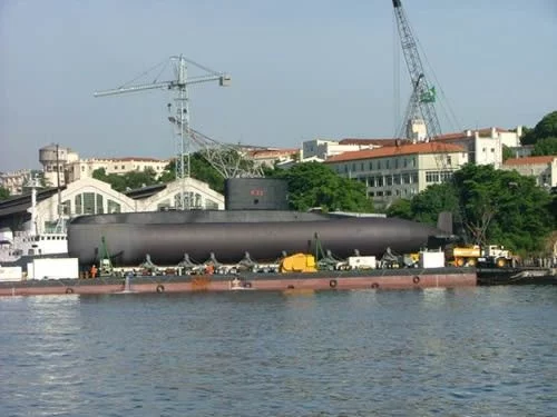 Le Tapajó sur la plateforme de mise à l'eau