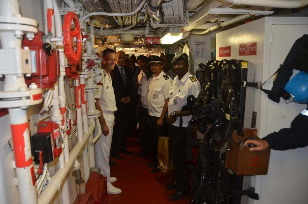 Lles commandants des patrouilleurs angolais visitent le Germinal