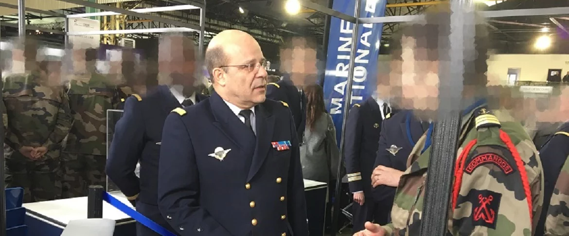 Le chef d’état-major de la Marine se rend aux 25 ans de la Direction du renseignement militaire