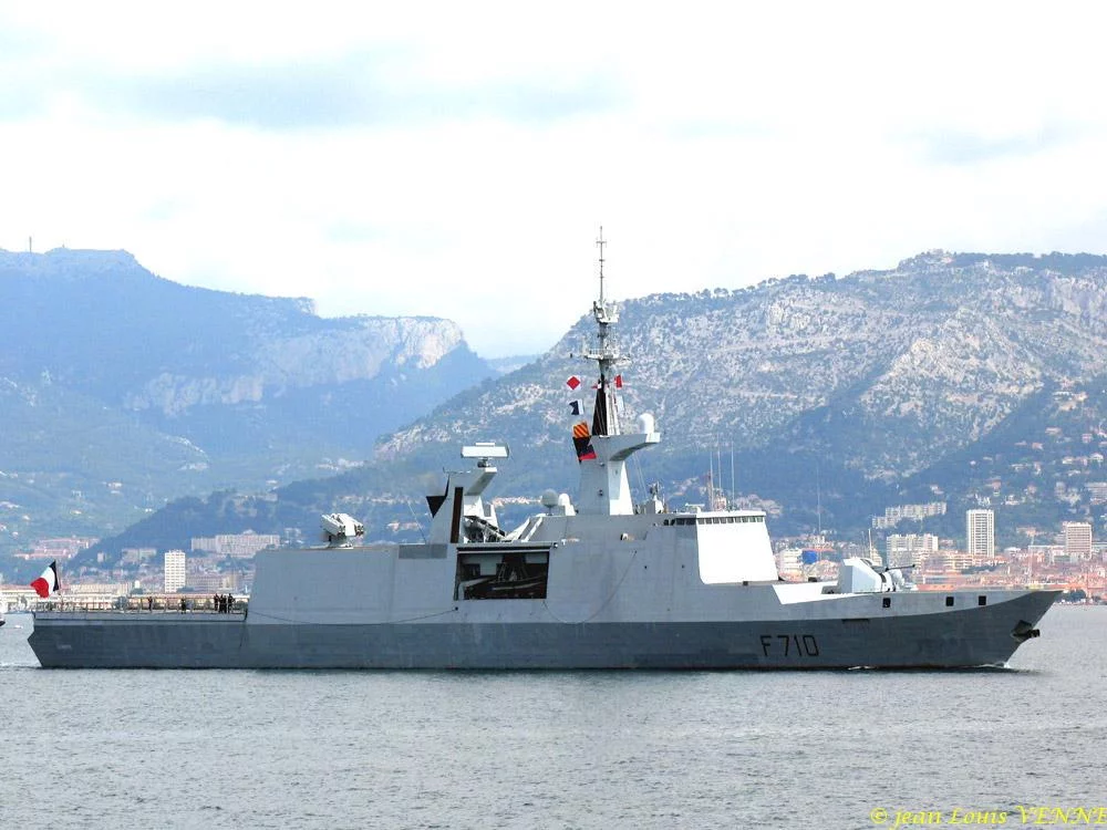 La frégate La Fayette appareille de Toulon
