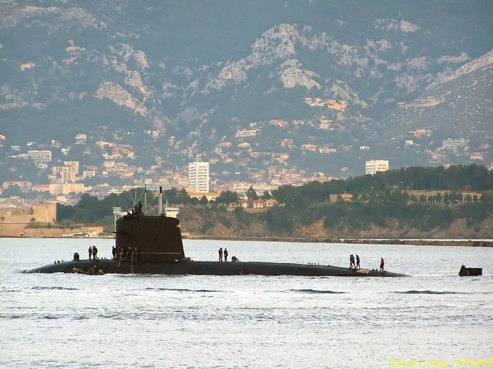 Un SNA arrive Ã  Toulon